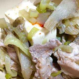 【タジン鍋】ごぼう、豚肉、長ネギを使った肉豆腐